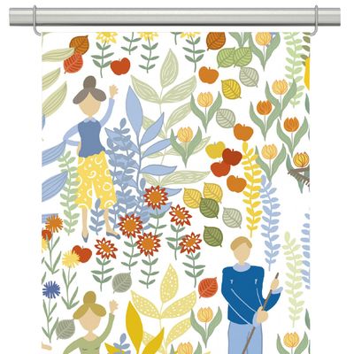 Halvlinne panelgardin med livfullt trädgårdsmönster som släpper in ljus och skapar en hemtrevlig känsla.
