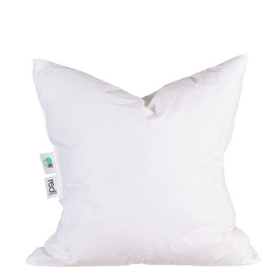Vit innerkudde i storlek 45x45 cm med fyllig form