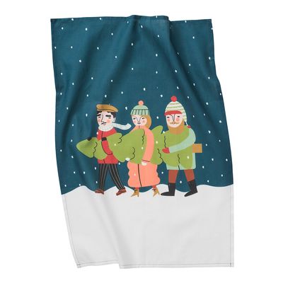 Kökshandduk med lekfullt vintermotiv i lätt skrynklad textil, visar illustration av vänner med gran.