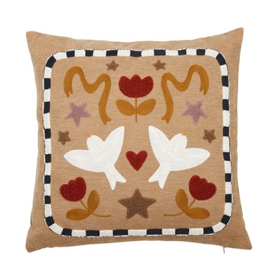 Paloma beige kuddfodral 48x48 cm med broderade vita fåglar, röda blommor, hjärtan och stjärnor på beige botten.
