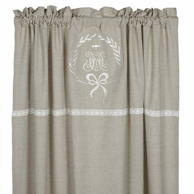Emmy linne kanalgardiner med broderat monogram och spets