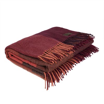Pleasant Ruby filt med täta och mjuka fransar i matchande färgtoner