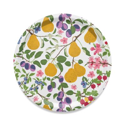 Williamspäron multi rund bricka med gula päron, lila plommon, bär, rosa blommor och gröna blad på ljus botten