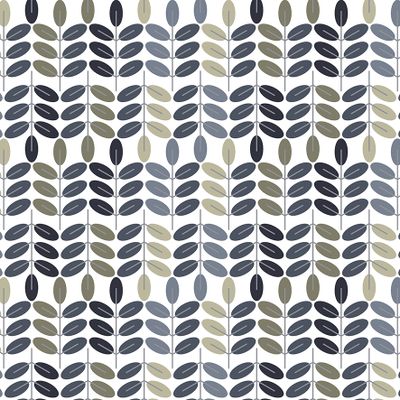 Närbild på Bladiblad blå gardintyg från Arvidssons Textil med grafiskt bladmönster i blått, gråblått och beige.
