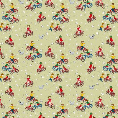 Närbild av Lotta cyklar grön gardintyg med Ilon Wiklands illustration av Astrid Lindgrens Lotta på Bråkmakargatan när hon cyklar.