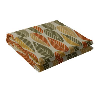 Hopvikt bordsduk med stiliserat bladmönster i gula, gröna, orange och beige toner på ljus botten.