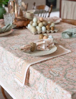 Dante gul bordsduk med blomstermönster i bomull 145x300cm