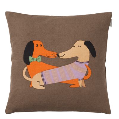 Taxarna Louie och Zelda som möts nos mot nos - Hundkärlek kuddfodral