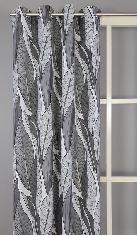 Blad grå gardiner