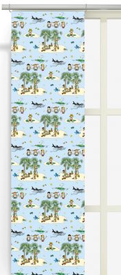 Upphängda panelgardiner med Kurrekurreduttön i blått som skapar en lekfull och fantasifull känsla i rummet.