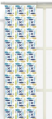 Fina fisken turkos panelgardiner med retro mönster som hänger i fönster