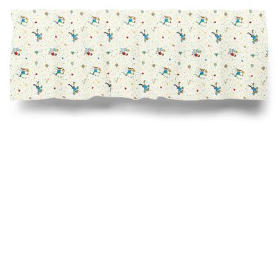 Gardinkappa i metervara med Pippi Långstrump och färgglada kalasdetaljer på ljus bakgrund