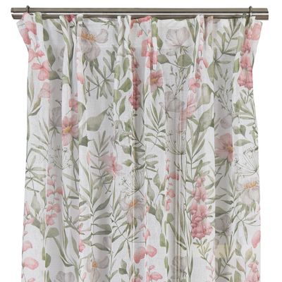Tunna gardiner med vit botten och färgglatt tryck i rosa med gröna blommor och blad. Ofållade med en overlocksöm nedtill.