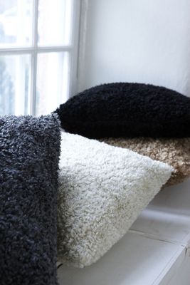 Bror Svart Fuskpäls – Mjuk Imitation av Fårpäls