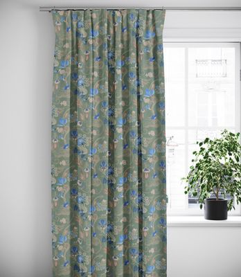 Jose grön gardiner med kurbits blommor från Svanefors | nordisktextil.se