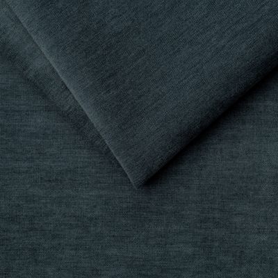 Flow Deep Atlantic möbeltyg (mörk atlantblå Chenille) som visar den mjuka, fylliga strukturen och tygets höga slitstyrka