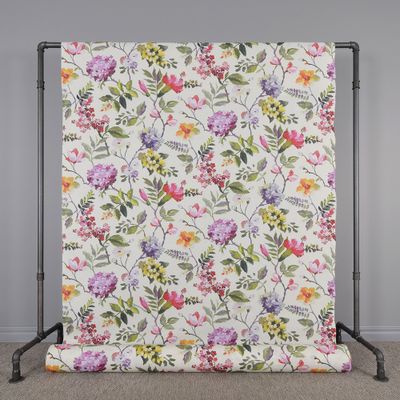 Etamines blommigt gardintyg – Färgstarka blommor i bomull