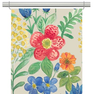 Panelgardin med färgglada blommor i akvarellstil mot beige bakgrund.