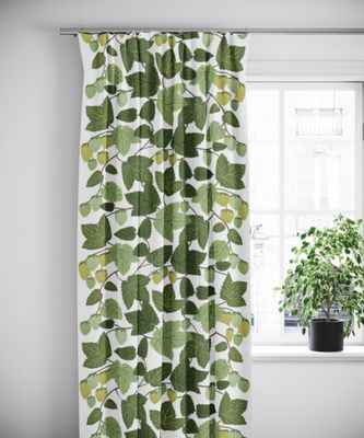 Humlen grön inredningstyg med grön humle - nordisktextil.se