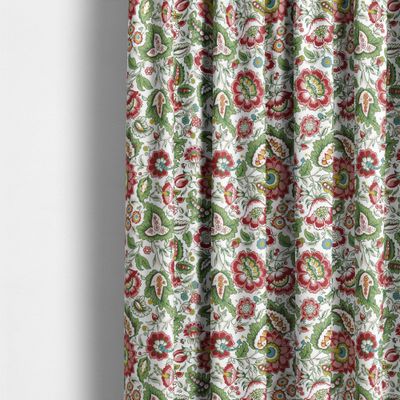 Blombacka Tyg på Metervara – Klassiskt Blommönster i Färg