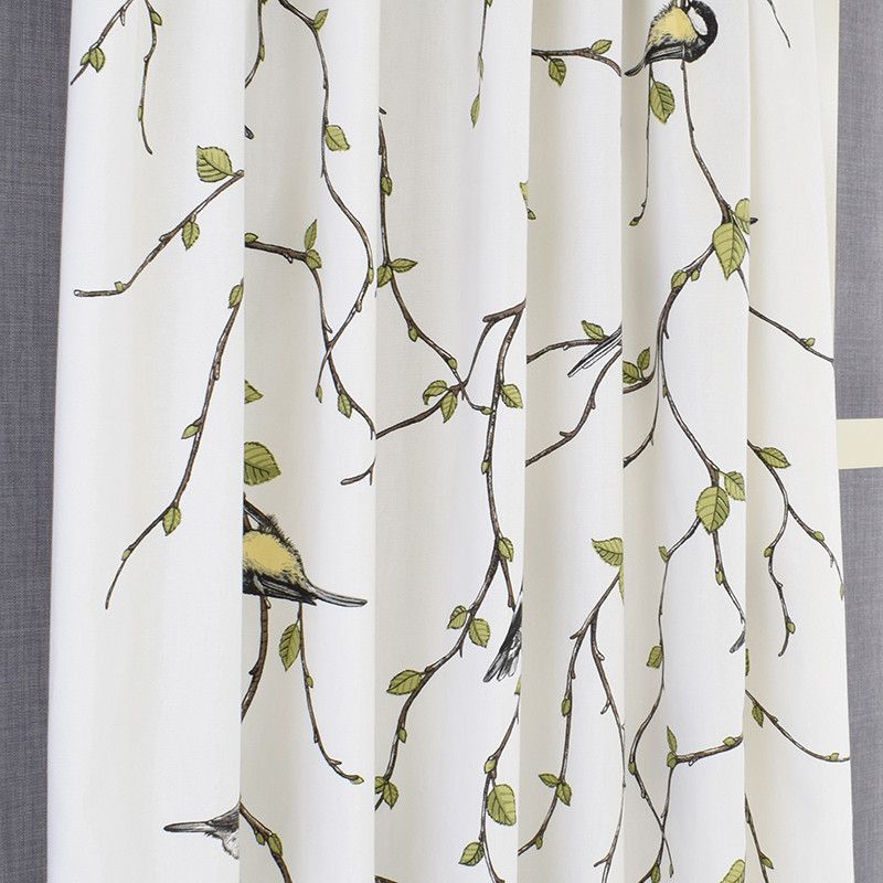 Fågelfest färdiga gardiner med träd och fåglar - nordisktextil.se