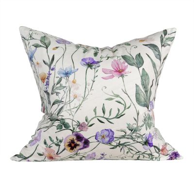 Offwhite kuddfodral Viola i mjuk sammet med romantiskt blommönster av violer