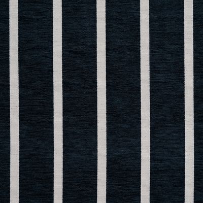 Närbild av Halle mörkblå möbeltyg med vertikala ljusa ränder mot mörkblå botten
