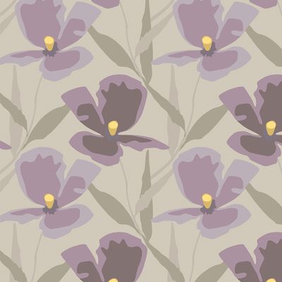 Blommigt gardintyg i lila nyanser med gröna blad mot offwhite botten