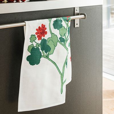 Pelargonia red tea towel with white and red pattern from Almedahls design studio.