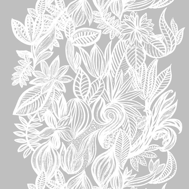 Gardintyg med grå botten och vita blad och blommor på mitten av tyget från arvidssons texil.