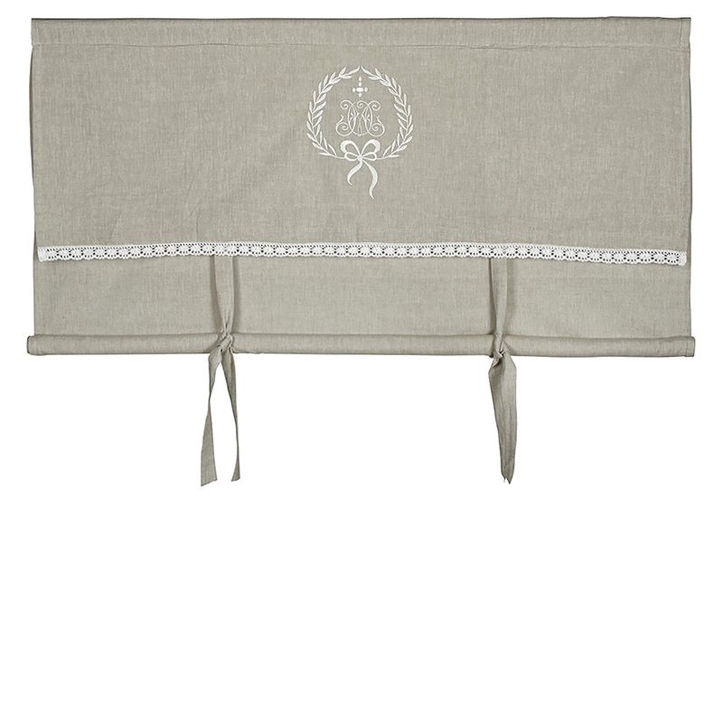 Linnefärgad hissgardin med spets och broderat monogram i vitt