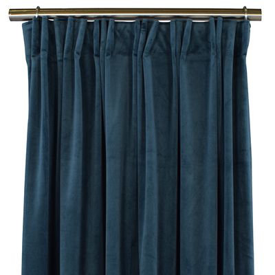 Mörkblå enfärgade gardiner i lyxig sammet