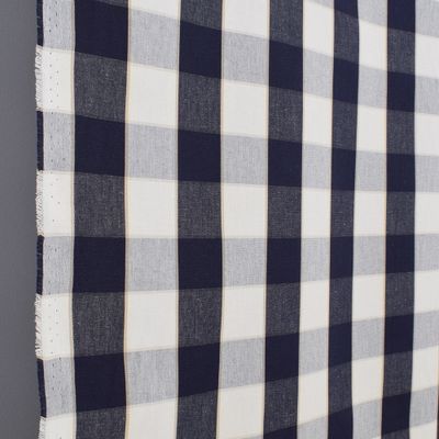 Gripsholm mörkblå rutigt tyg perfekt till gardiner | Rosahuset.com