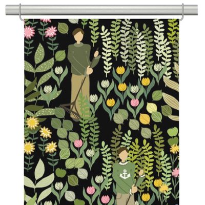 Panelgardiner svart botten och mönster likt en grönskande trädgård i härliga färger från Arvidssons textil