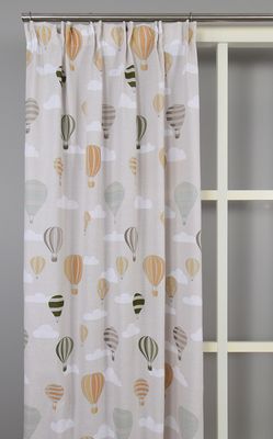 Luftballonger beige gardiner