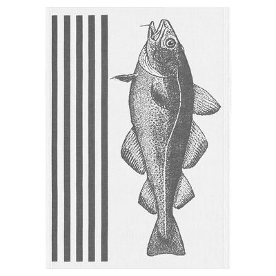 Cod kökshandduk 35x50 cm från Ekelunds med svartvitt fiskmotiv av en torsk och lodräta svarta ränder på vit botten.