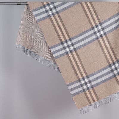 Twin Check filt – detalj av rutmönster och fransar