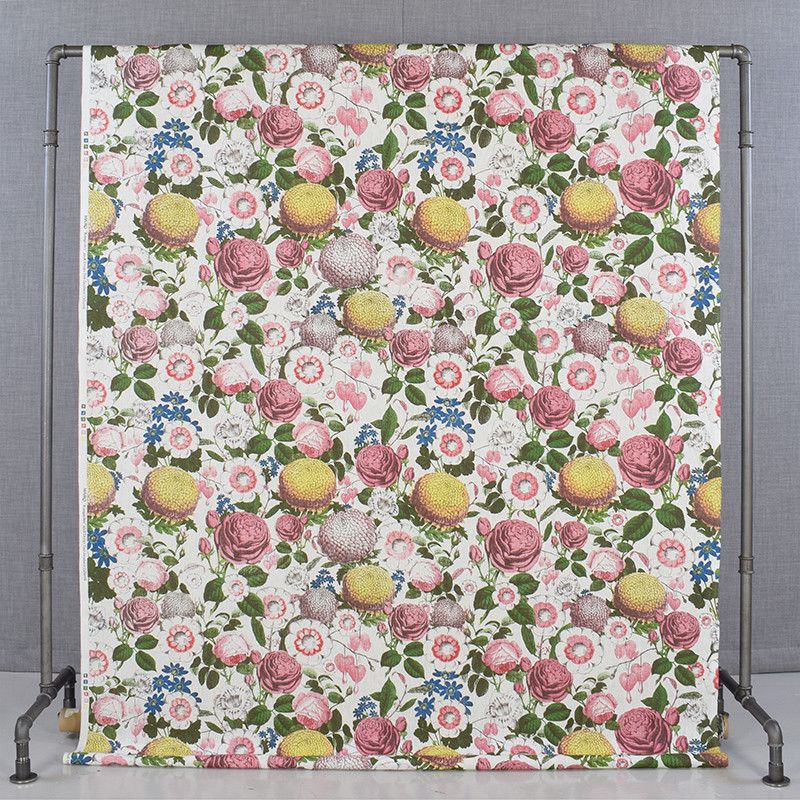 Rosegarden tyg  av Tess Jacobson Callervik för Mairo textil