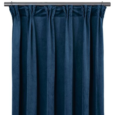Mörkblå enfärgade gardiner i lyxig sammet