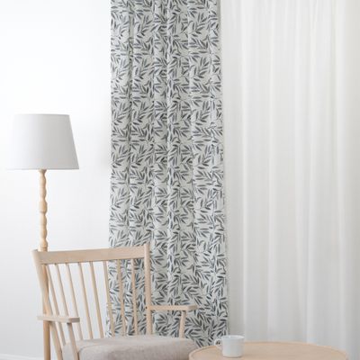 Louie Offwhite Gardiner med blad mönster