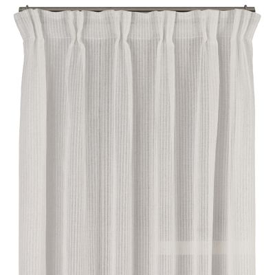 Offwhite gardin Brooke från Jakobsdals med en tunn, lätt transparent väv och diskret randig struktur, upphängd med multiband.