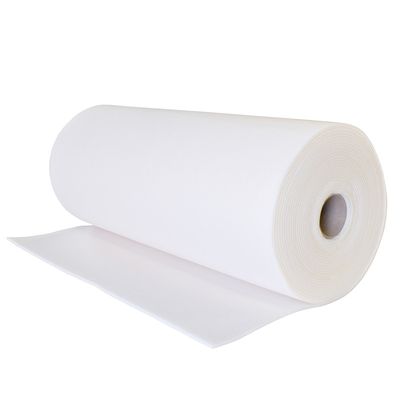 Närbild av Style-Vil 6mm skumgummi volymmellanlägg, perfekt för möbelklädsel, bilinredning och DIY-väskprojekt.