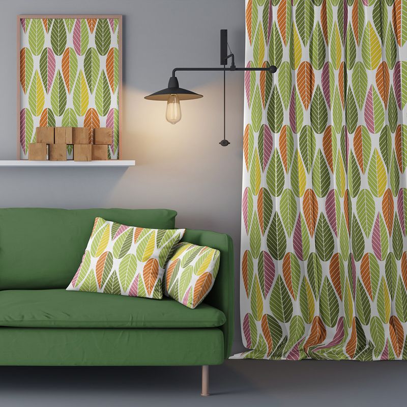 Retro gardiner inspirerade av 60-talet med stora blad i grönt, gult, orange och rosa på offwhite botten