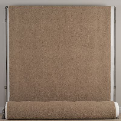 Helbild av Sheep toffee möbeltyg upphängt som visar jämn yta och varm toffeefärg