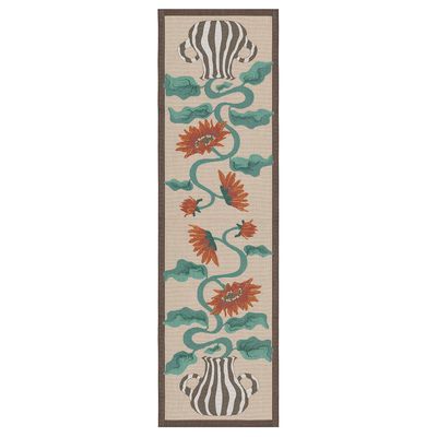 Amanda bordslöpare 35x120 cm med konstnärligt mönster av blommor, slingrande stjälkar och dekorativa urnor