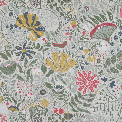 Djärvt och färgglatt Myllra grön tyg med detaljrika mönster av blommor och växtfrön, inspirerade av en lummig jordgubbsodling, tryckt på ett vitt tyg med en vit baksida.