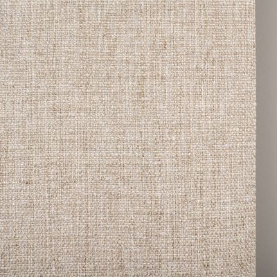 Detaljbild av möbeltyget Coco beige sand från Safeco som visar den ljusa vävda strukturen och tygets kant.