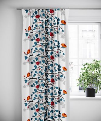 Sagan Ofelia turkos-orange gardiner med ett blommigt mönster 240cm- nordisktextil.se