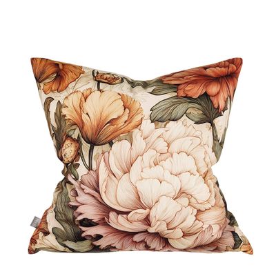Isadora kuddfodral i sammet 45x45 cm med digitaltryckt blommönster på framsidan i creme, rost och gröna toner.