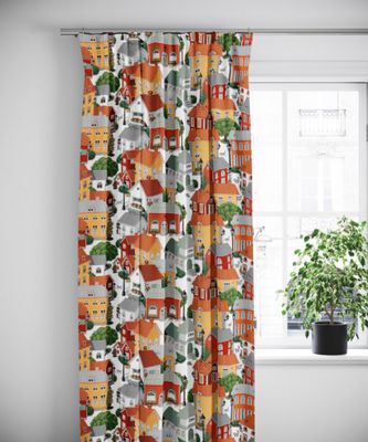 Lyckeby blommar gardiner med en sommarstad 240cm- nordisktextil.se